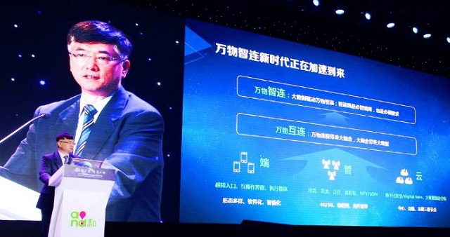 第二就是服务。物联网的物是死的，联网以后死物就变成了活物，如果一个企业的产品，看产品本身是死的，联网以后产品就变成了服务，所以如果一个企业要想把生产型向生产服务型转化的话，物联网是重要的推动力。