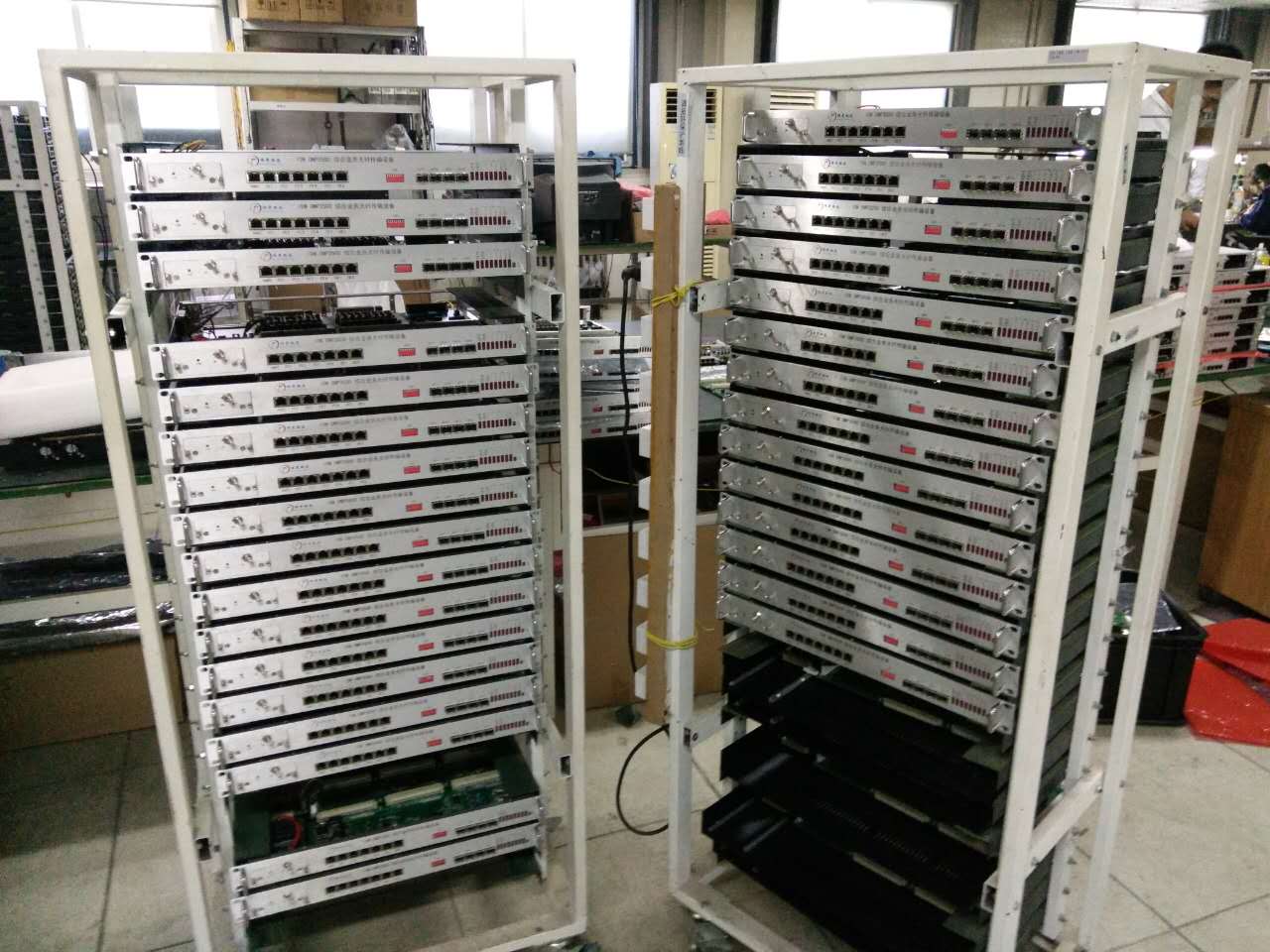 经过长达四个月的漫长谈判和磋商,本着互相信任、合作共赢的原则,瑞光极远和阿尔及利亚客户终于签订了代理协议。代理协议明确指出瑞光极远给该客户授予代理权的产品范围、阶梯报价体系以及双方在代理合作中各自应承担的责任和义务等。