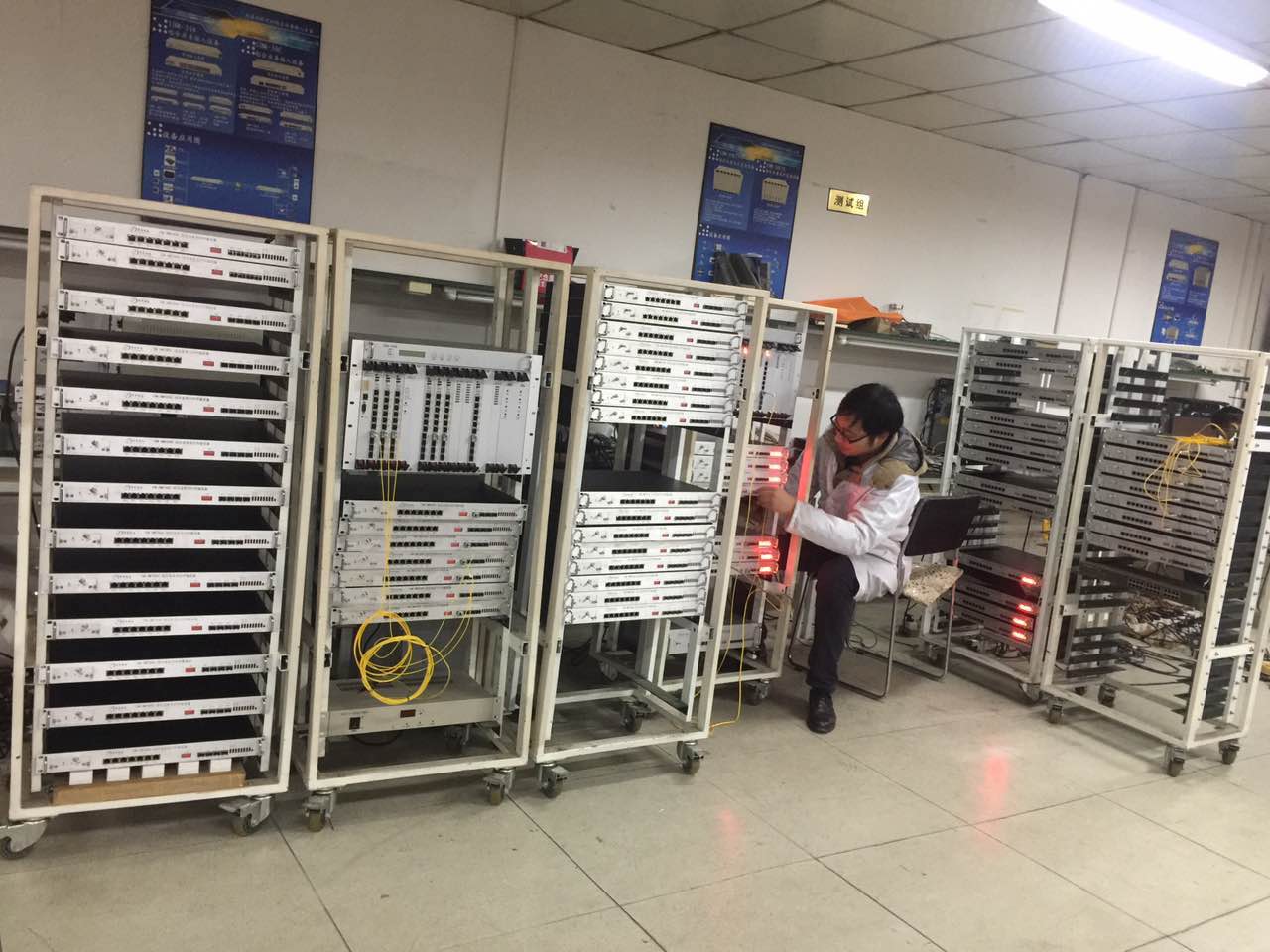 对于此次订单，领导都高度重视，生产车间更是夜以继日地加班加点赶生产进度，保质保量地及时交货。